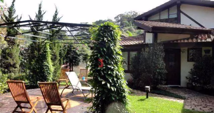 Casa Praticamente Térrea!!, Chácara dos Lagos, Granja Viana.(PORTAL)