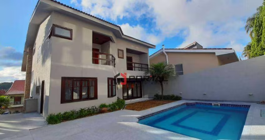 Linda casa com 4 suítes no condomínio São Paulo II