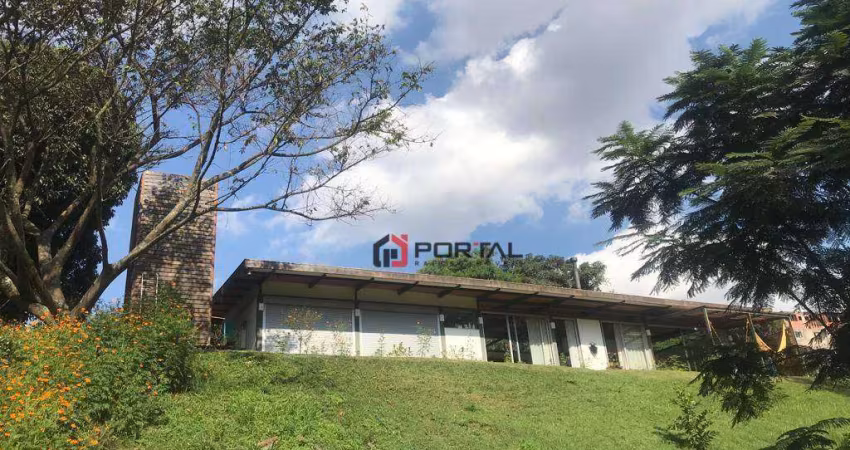 Casa com 2 dormitórios à venda, 211 m² por R$ 2.500.000,00 - Granja Viana - Carapicuíba/SP