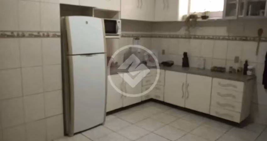 Sobrado com 4 quartos (3 suítes) no jardim leblon em goiânia com area total 300m2 e 226m2 de  área construída codigo: 27852