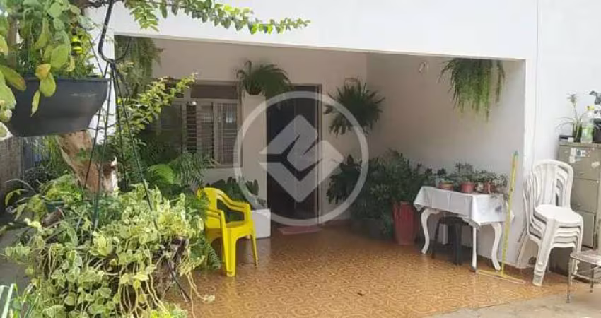 CASA 3 QTS COM SUITE E COM BARRACÃO 2 QTS NO JARDIM EUROPA codigo: 108010