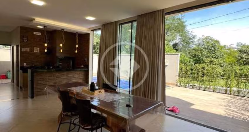 CASA TERREÁ DE 4 SUITES NO CONDOMÍNIO DO LAGO codigo: 94569