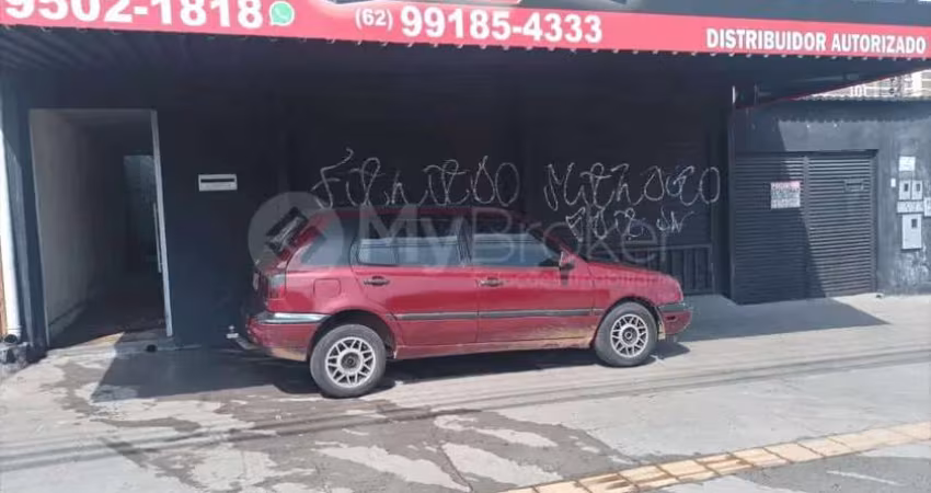Casa com comércio e 1 barracão no fundo. codigo: 13579