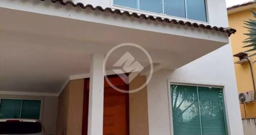 Sobrado 4 Suites - Com Piscina - Sozinho no Lote codigo: 107883