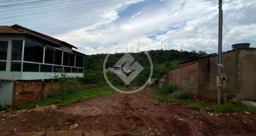 Ótimo terreno para você construir a casa do seu sonho, com vista definitiva para a mata !! codigo: 94160