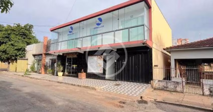 SOBRADO COM SALA COMERCIAL codigo: 117078