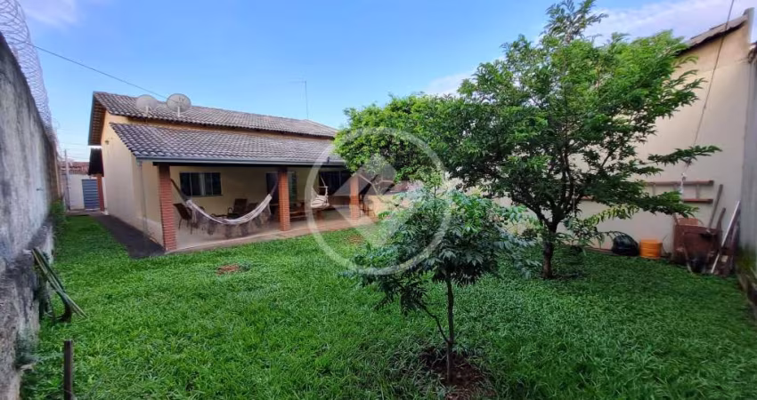 Casa em lote inteiro codigo: 110808
