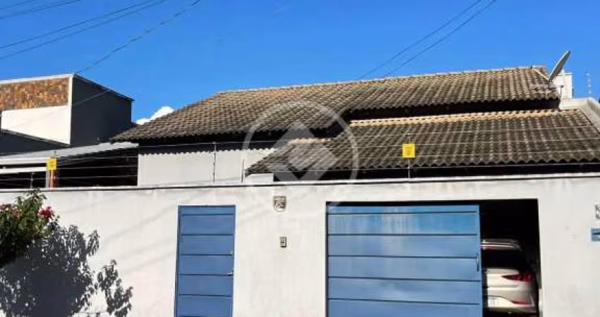 CASA SOZINHA NO LOTE TRINDADE codigo: 122332