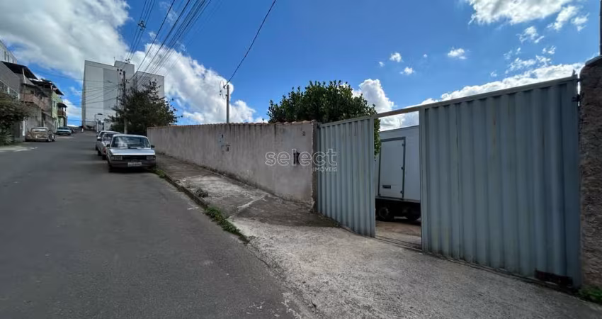 Terreno com 750 m² com grande potencial construtivo no bairro Marilândia