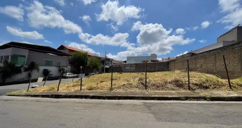 Terreno à venda na Rua Francisco Baptista de Oliveira, lote 22, Aeroporto, Juiz de Fora