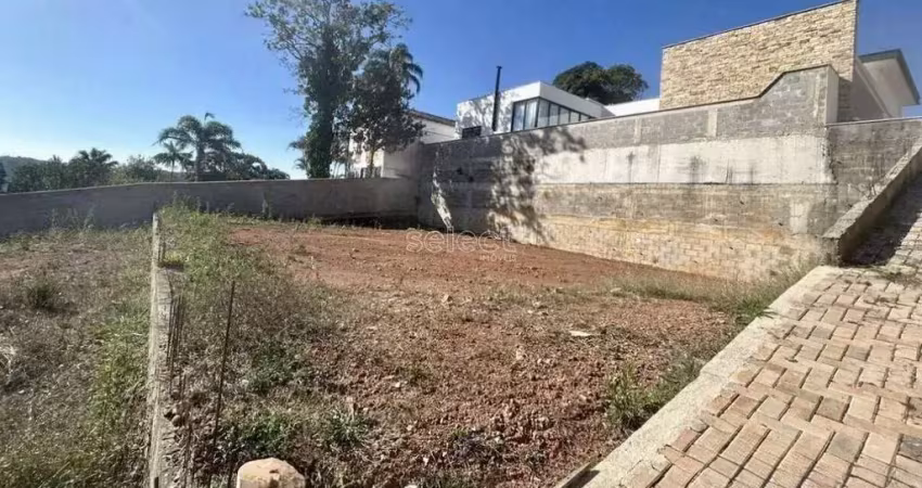 Terreno à venda na Rua Curitiba, Lote 04, Parque Jardim da Serra, Juiz de Fora