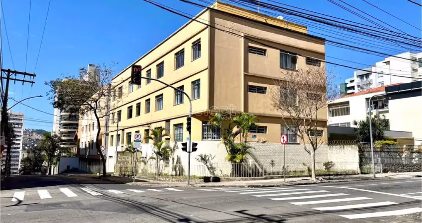 Cobertura exclusiva no santa helena – ampla, reformada e com vista definitiva