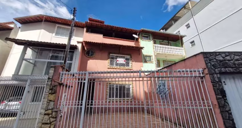 Casa com 3 quartos à venda na Rua Francisco Vaz de Magalhães, Cascatinha, Juiz de Fora