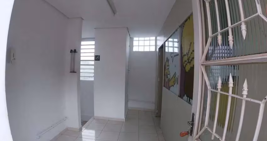 Casa à venda na Avenida João Bernardo Medeiros, 74, Jardim Bom Clima, Guarulhos
