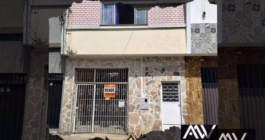 Casa com 4 dormitórios à venda, 183 m² por R$ 300.000,00 - Mariano Procópio - Juiz de Fora/MG