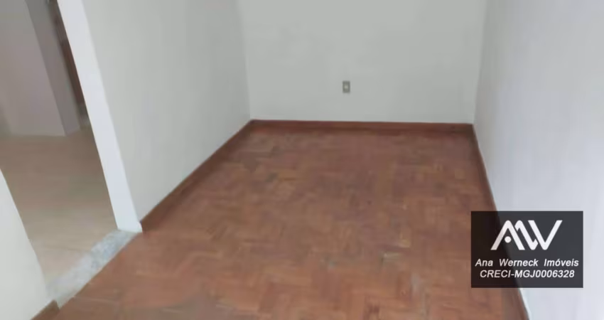 Casa com 3 dormitórios para alugar, 84 m² por R$ 900,00/mês - Nossa Senhora Aparecida - Juiz de Fora/MG