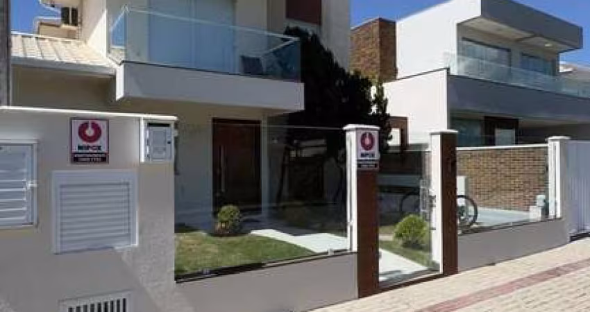 Casa mobiliada, á venda em Bombinhas - SC  3 suítes B. José Amandio.
