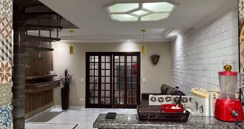 Casa com 2 dormitorios em excelente estado de conservacao, garagem pra 2 carros em condominio fechado a 1,5 da estacao dom bosco
