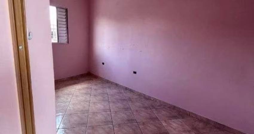 CASA 3DORMITORIS, NA CIDADE TIRADENTES ,COM UMA EDICULA NO FUNDO