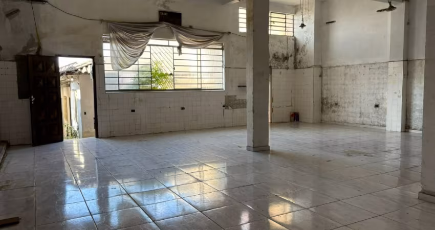 Imóvel Comercial com 2 salões e 6 salas