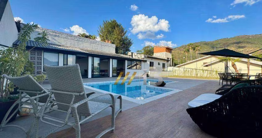 Casa com 3 dormitórios à venda, 303 m² por R$ 3.500.000,00 - Condomínio Flamboyant - Atibaia/SP