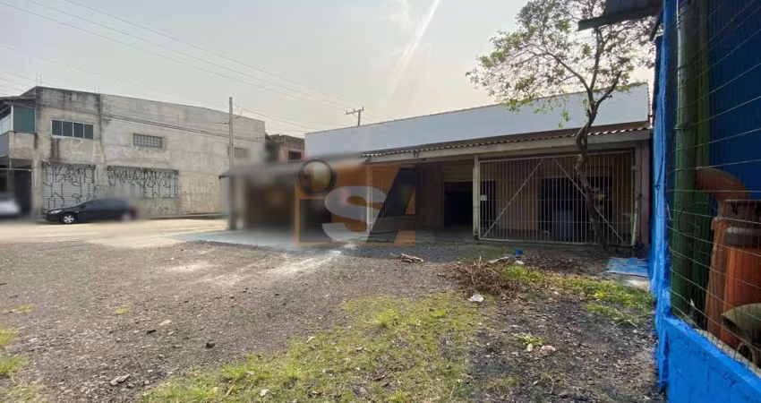 Salão Comercial; com estacionamento; na Rod. Índio Tibiriçá, em Suzano/SP.