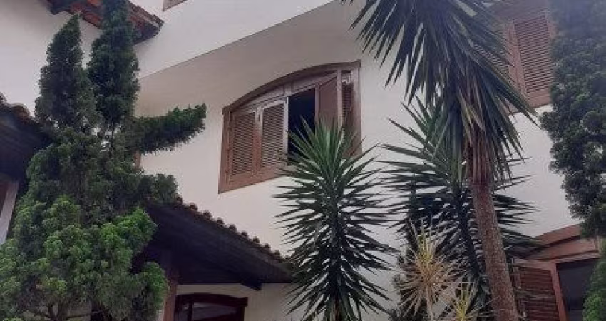 LINDA CASA COM VISTA DEFINITIVA DE TODA  A NOSSA BH.