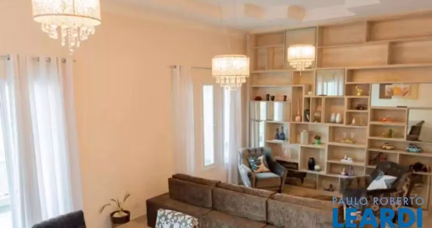 Casa com 3 quartos para alugar na Vila Campesina, Osasco 