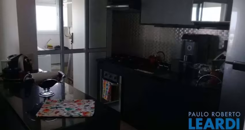 Apartamento com 3 quartos para alugar na Vila São Francisco, Osasco 