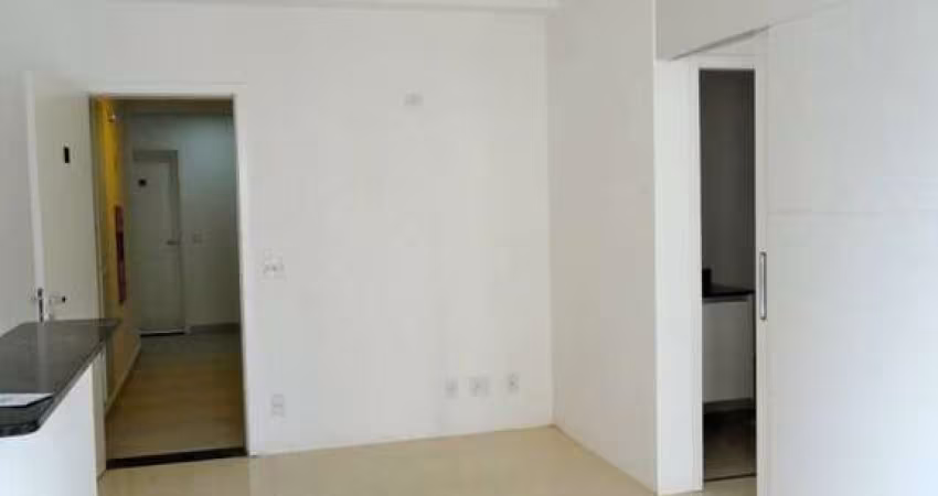 Apto próximo ao Shopping Anália Franco. Excelente planta, com ampla sacada