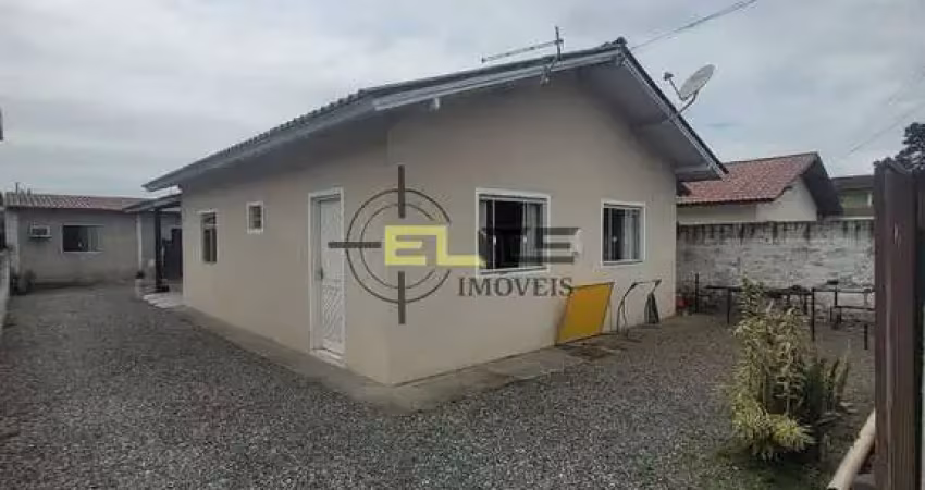 Casa à venda, com edícula, de 03 dormitórios (sendo 01 suíte) na barra do aririú - palhoça