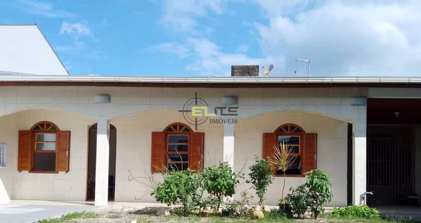 Casa à venda, de alvenaria e laje de 3 dormitórios na Praia de Fora, em Palhoça/SC