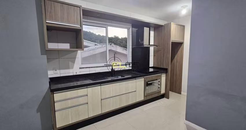 Apartamento de 2 dormitórios com sacada e churrasqueira no Sertão do Maruim/São José.