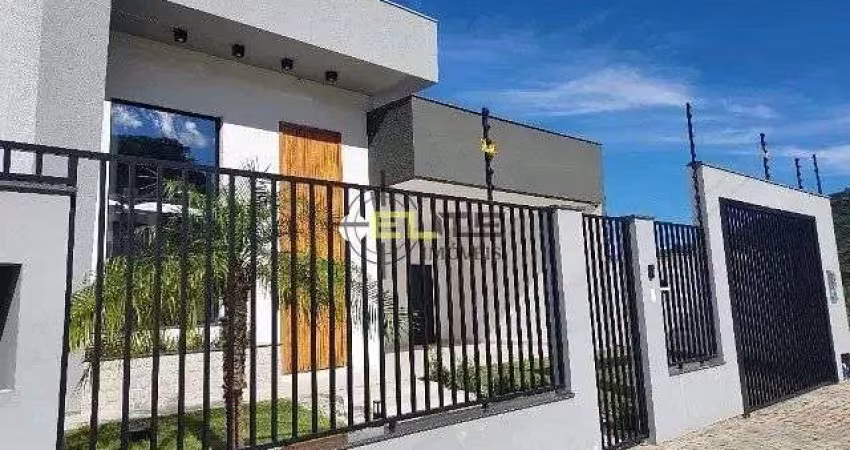 Casa à venda, de 3 dormitórios, mobiliada, com área gourmet e piscina no São Sebastião, em Palhoça/