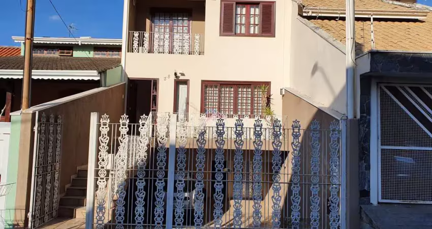 Excelente sobrado no Bairro Vila Galvão - área útil 267 m2 com 3 dormitórios - ótima localização - Jundiaí - São Paulo / COD. 31002