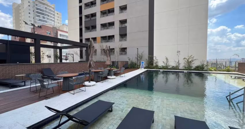 Apto de 180 m² com 3 suítes, amplo living | elevador com hall privativo