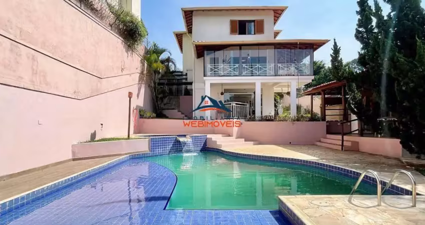 Casa de luxo em condomínio na Granja Viana, Carapicuíba-SP: 3 quartos, 3 suítes, 3 salas, 5 banheiros, 10 vagas, 357m².
