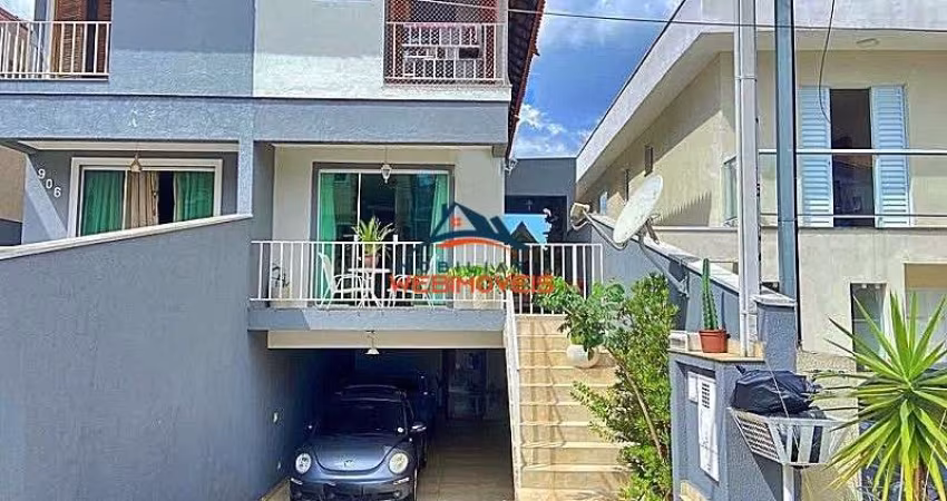 Casa em Condomínio de Luxo em Cotia-SP, 3 Quartos, 1 Suíte, 2 Salas, 3 Banheiros, 4 Vagas de Garagem, 200 m²