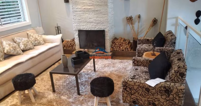 Casa em Condomínio de Luxo em Cotia-SP - 3 Quartos, 1 Suíte, 3 Salas, 3 Banheiros, 4 Vagas de Garagem, 330m² de Área. Venha Conferir!