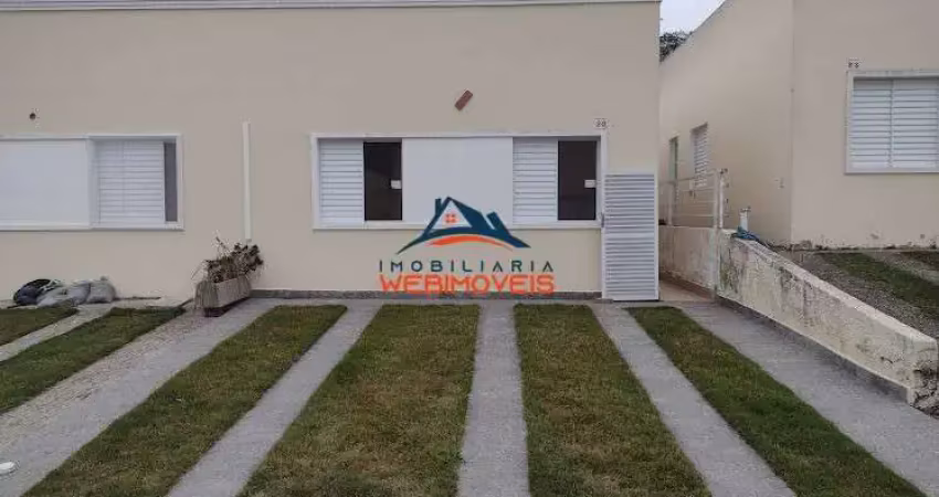 Casa à venda em condomínio fechado Imóvel com:- 3 dormitórios - Sala de estar - Cozinha - Área de serviço - Quintal - 1 banheiros  2 vagas para carros