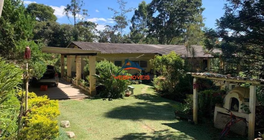 Casa à venda em Cotia-SP, bairro Cachoeira: 3 quartos, 1 suíte, 4 salas, 3 banheiros, 6 vagas, 340m². Imperdível!