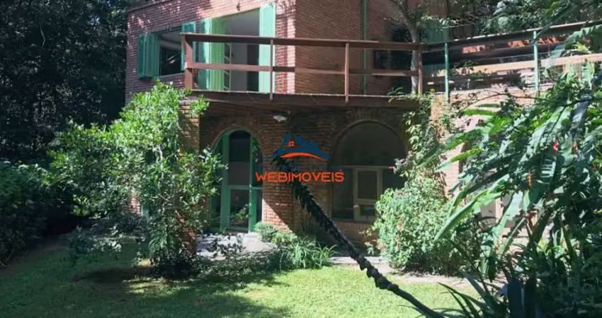 Imperdível oportunidade: Casa à venda ou locação em Cotia-SP, Taboleiro Verde, 3 quartos, 1 suíte, 3 salas, 3 banheiros, 4 vagas, 271m².