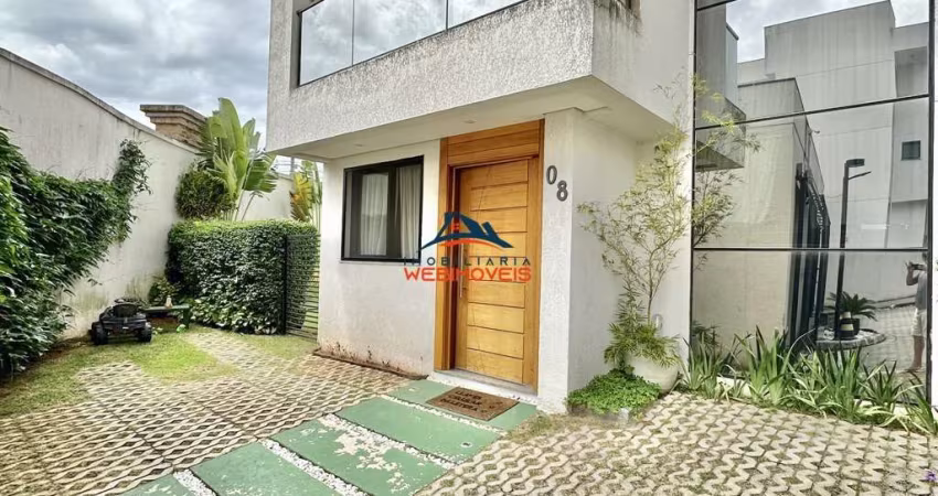 Casa de Luxo em Condomínio no Parque Rincão, Cotia-SP: 4 Quartos, 2 Suítes, 3 Salas, 3 Banheiros, 2 Vagas de Garagem e 180,25m² de Área.