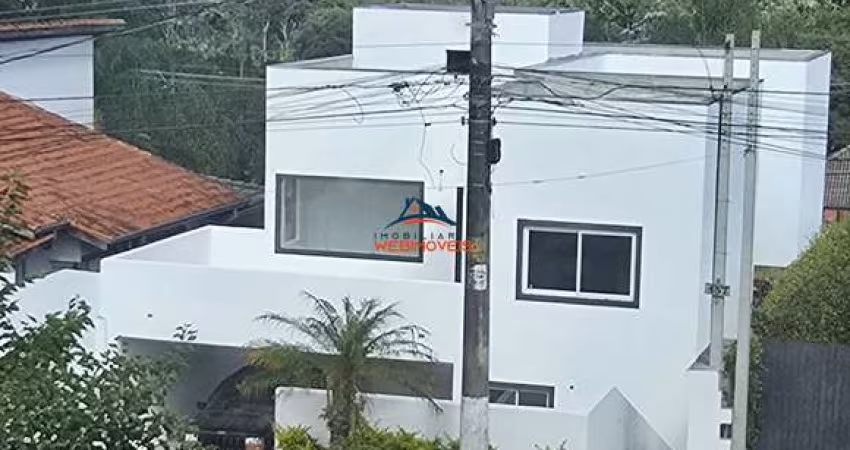 Casa de Luxo em Condomínio - 4 quartos, 2 suítes, 3 salas, 4 banheiros, 4 vagas - Cotia-SP, Bairro San Diego - 480m².