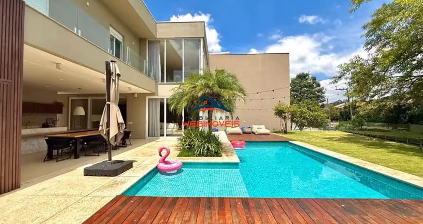 Espetacular Casa em Condomínio à Venda em Jandira-SP, Bairro Jardim do Golf I: 4 Suites, 3 Salas, 6 Banheiros, 2 Vagas, 402,49m²!