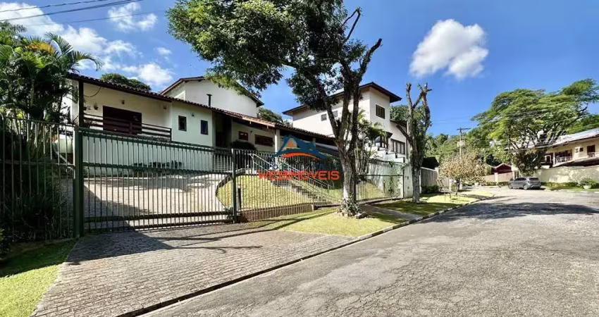 Imperdível: casa à venda em carapicuíba-sp, no bairro águas da fazendinha, com 4 quartos, 3 suítes, 3 salas, 5 banheiros, 8 vagas de garagem e 359,18 m² de área!