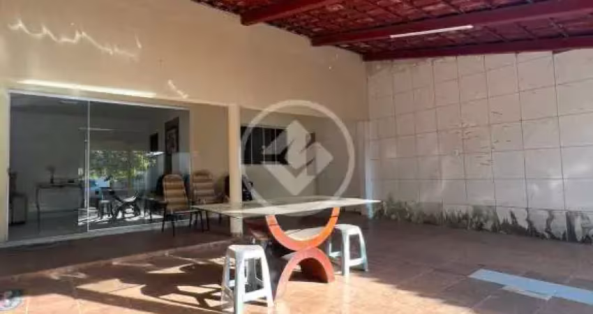 Casa com 3 quartos à venda na Rua dos Eucaliptos, sn, Jardim Maria Inês, Aparecida de Goiânia