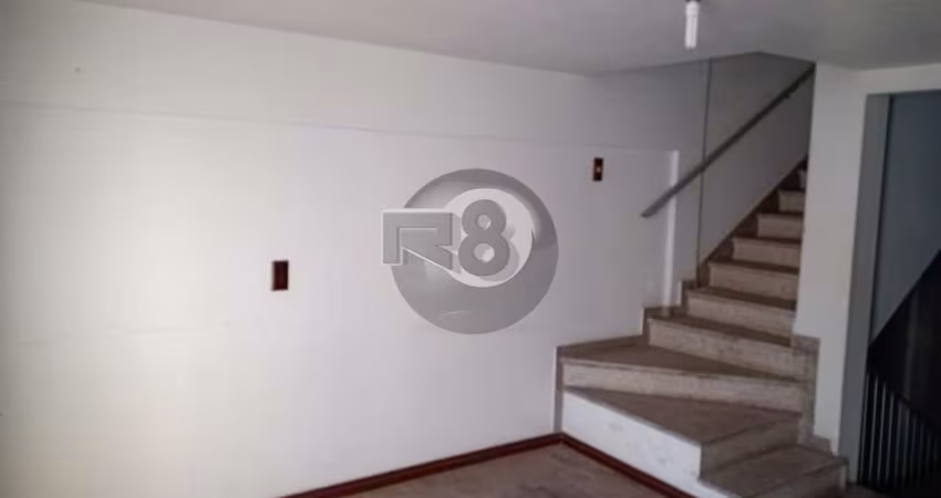 Casa 5 quartos sendo 1 suíte, Centro!