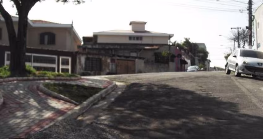 ALUGA CASA 1 DORMITÓRIO, SEM VAGA DE GARAGEM - VILA CAMPO GRANDE.