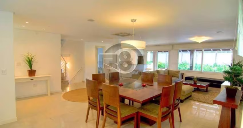 Casa em Condomínio com 6 suítes, 350m² privativos